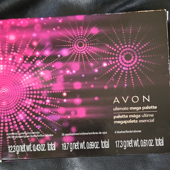 HOST PICK 🎉🎊Avon Mega Palette 36 Lip&eye 6blush - Picture 7 of 7